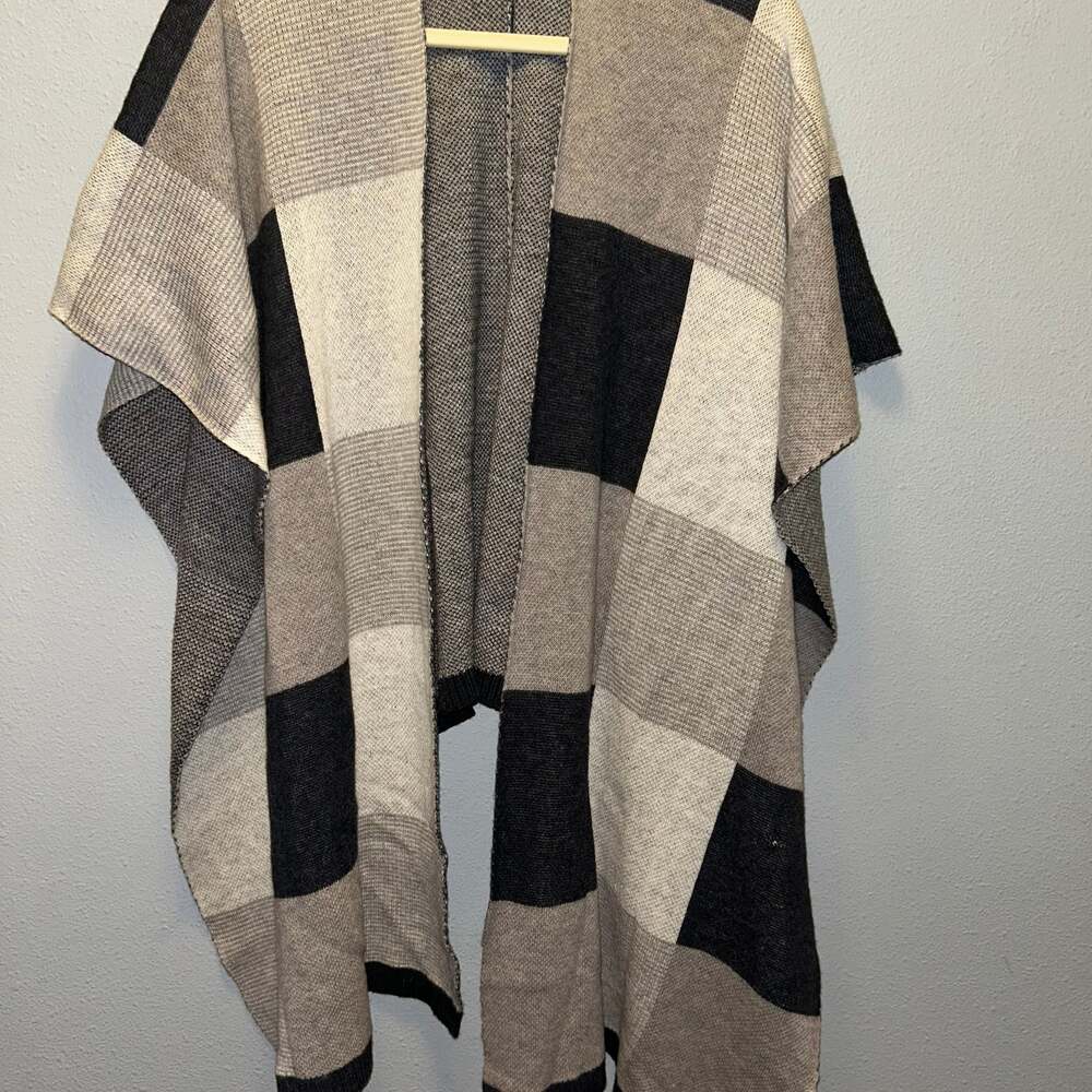Lululemon Bundle Up Scarf Gray Taupe Off-White Check Merino Wool Wrap Shawl
